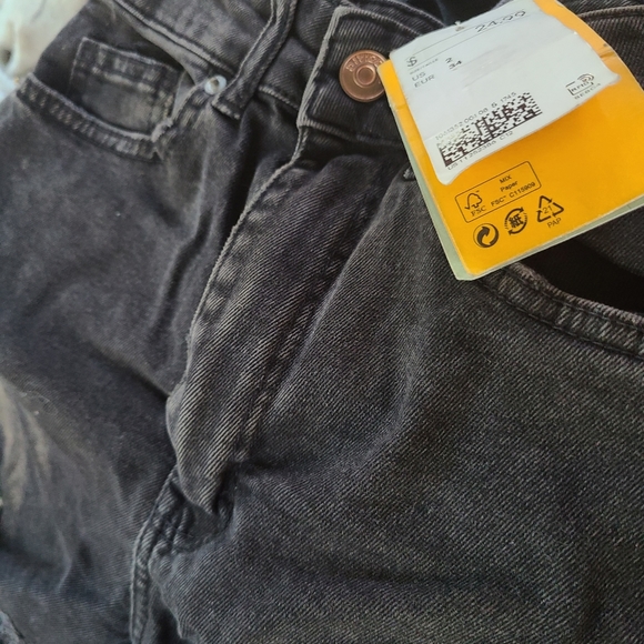 NWT! H&M Women's High Waist DENIM Shorts Washed Black Denim - Picture 4 of 4